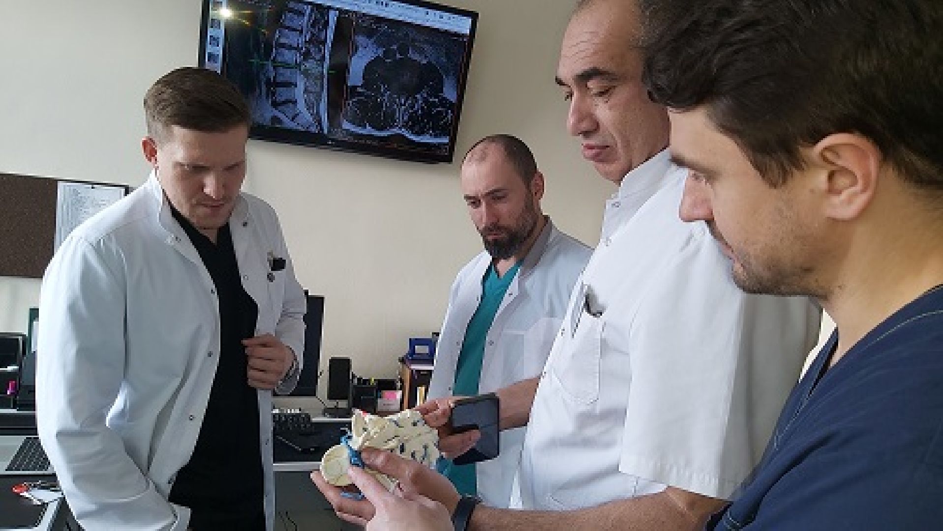 инсульт, юная, пациентка, ОКБ, Гегенава, Семёнов, Мартынович, Александра, операция, фенестарция, аневризма