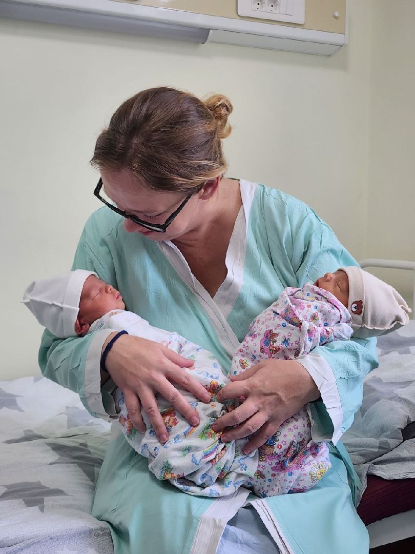 дети; двойня; рождение; многодетная семья; сюрприз