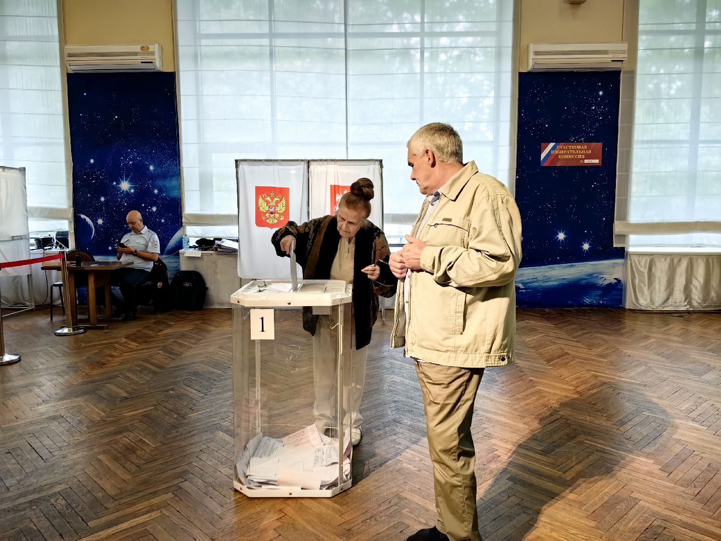 ##Лётчик, Выборы, космонавт, гражданский долгзвездный городок,