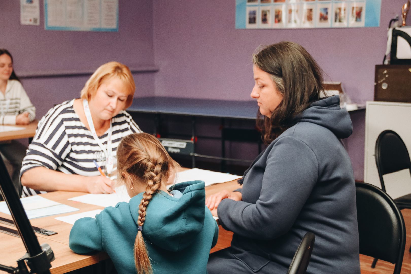 Раменское, выборы, супруга участника СВО проголосовала на избирательном участке в Гжели