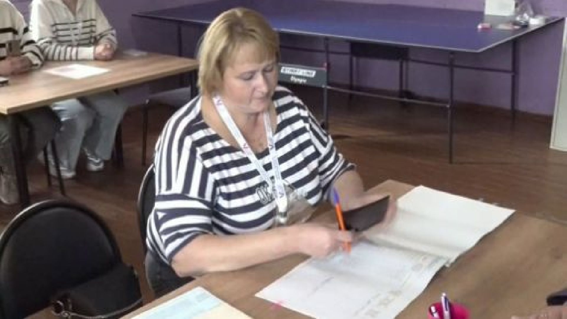 Раменское, выборы, супруга участника СВО проголосовала на избирательном участке в Гжели