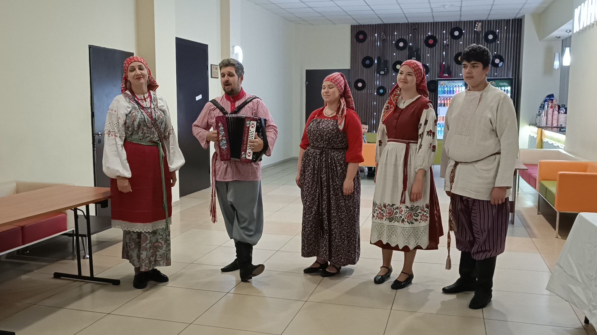 Лобня, выборы, песня