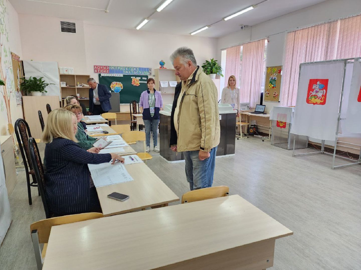 Раменское, выборы, ветеран СВО проголосовал в Ильинской средней школе № 26