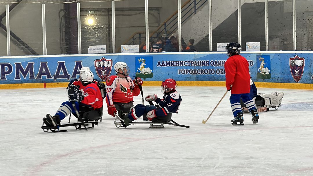 Спорт, Возвращение в жизнь, Паралимпийцы, Подмосковье, Слэдж-хоккей, Вадим Селюкин, Личным примером, Одинец