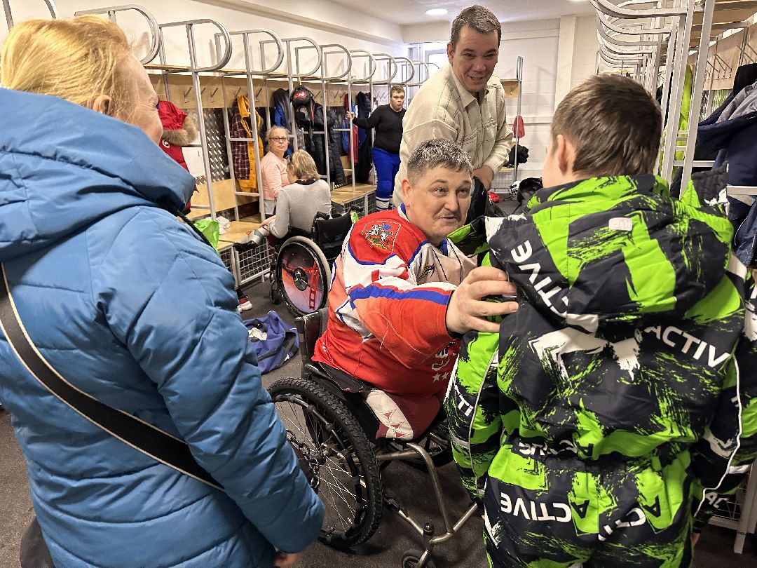 Спорт, Возвращение в жизнь, Паралимпийцы, Подмосковье, Слэдж-хоккей, Вадим Селюкин, Личным примером, Одинец