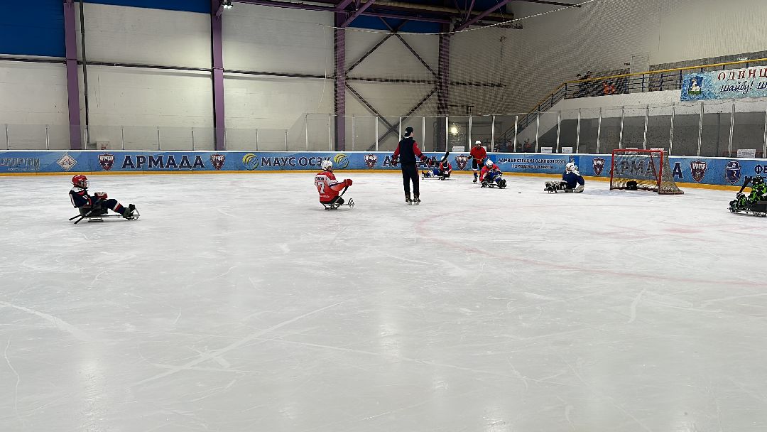 Спорт, Возвращение в жизнь, Паралимпийцы, Подмосковье, Слэдж-хоккей, Вадим Селюкин, Личным примером, Одинец