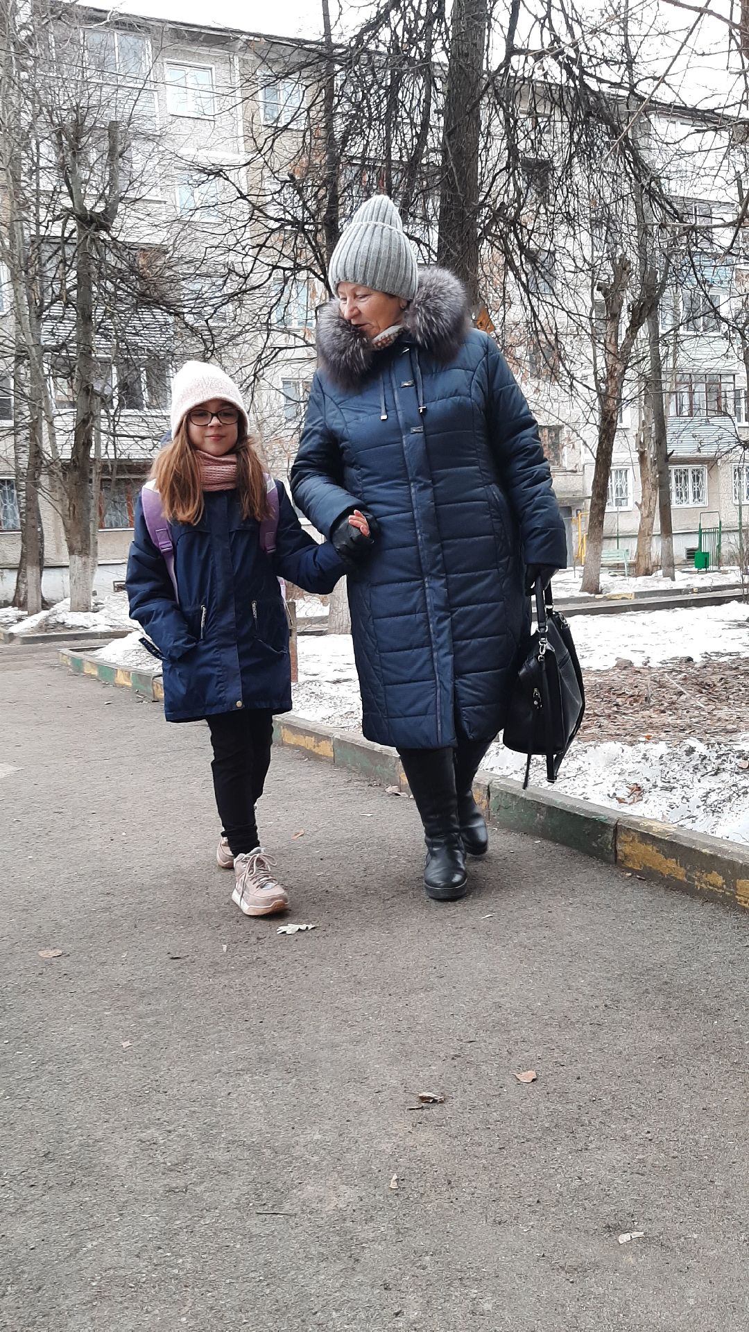 Серпухов, общество, бабушка на час