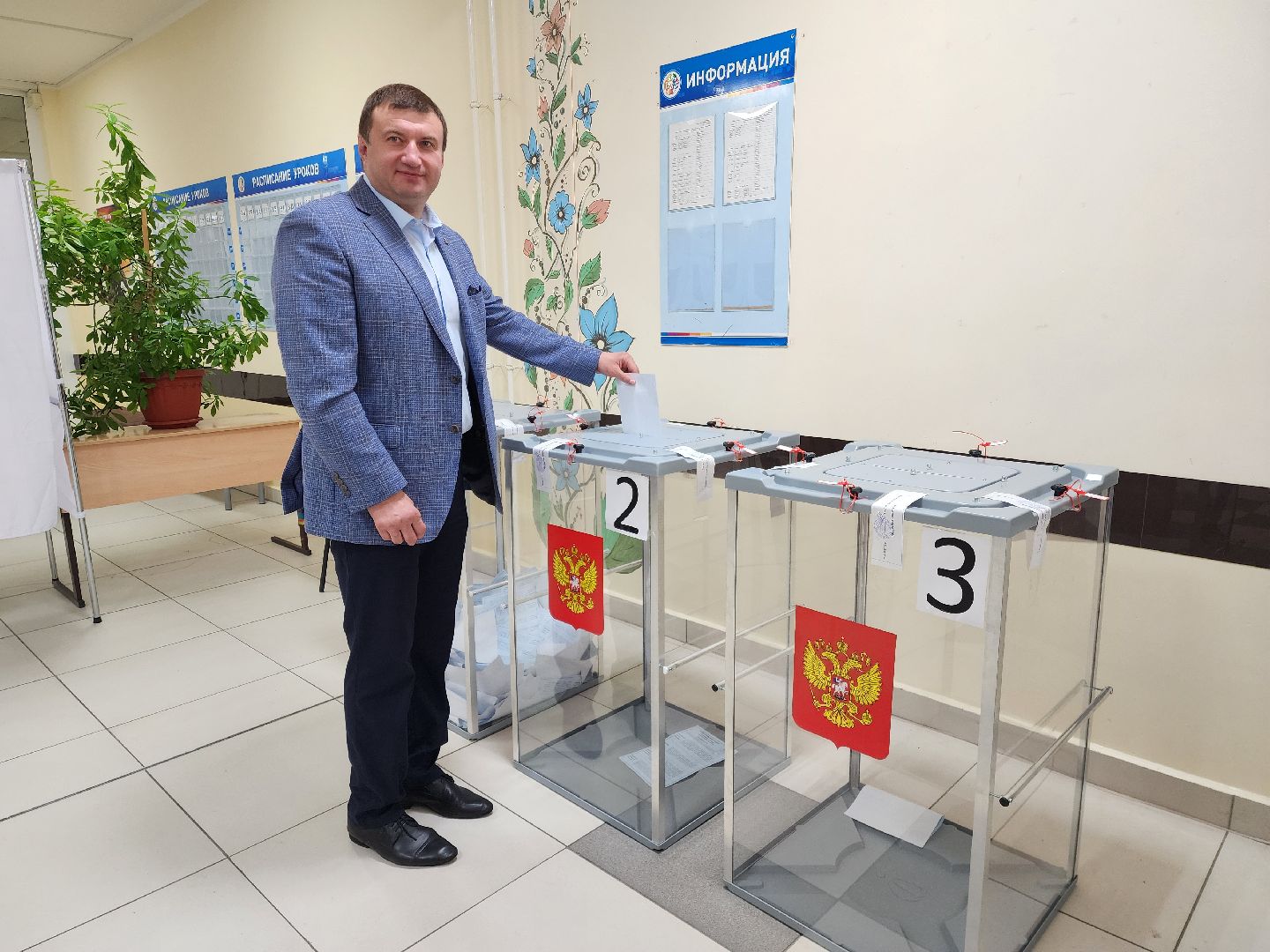 Раменское, выборы, председатель Совета депутатов Раменского округа проголосовал в школе № 9