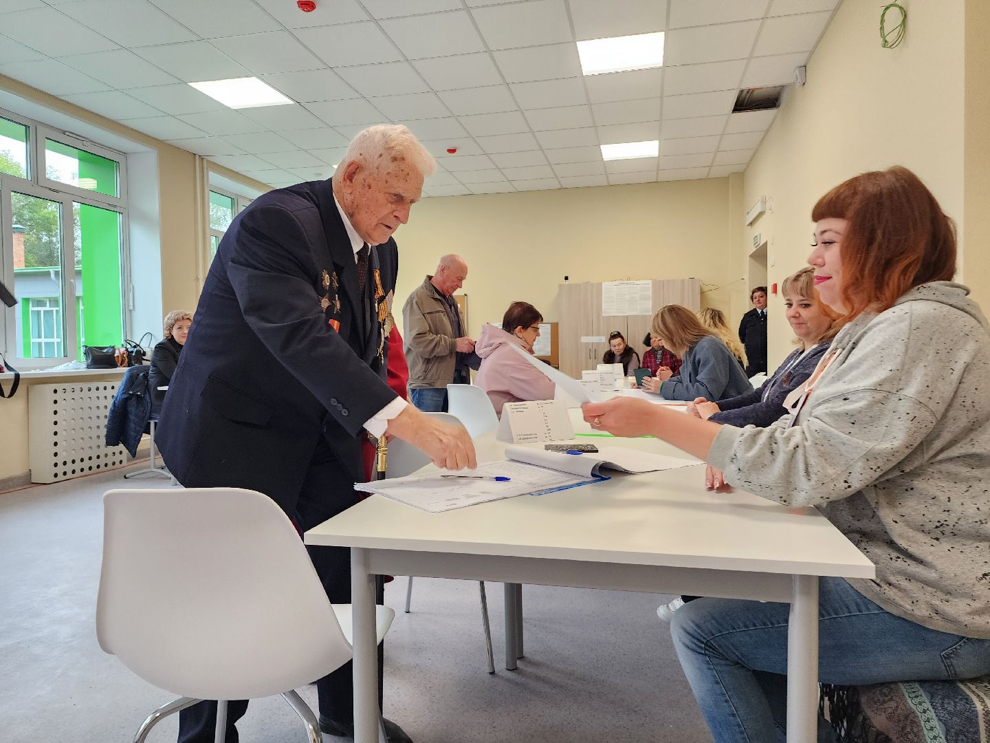 ветеран вов, выборы губернатора московской области, серпухов, школа 13, выборы, подмосковье выбирает 2023, подмосковьевыбирает2023, едг 2023,