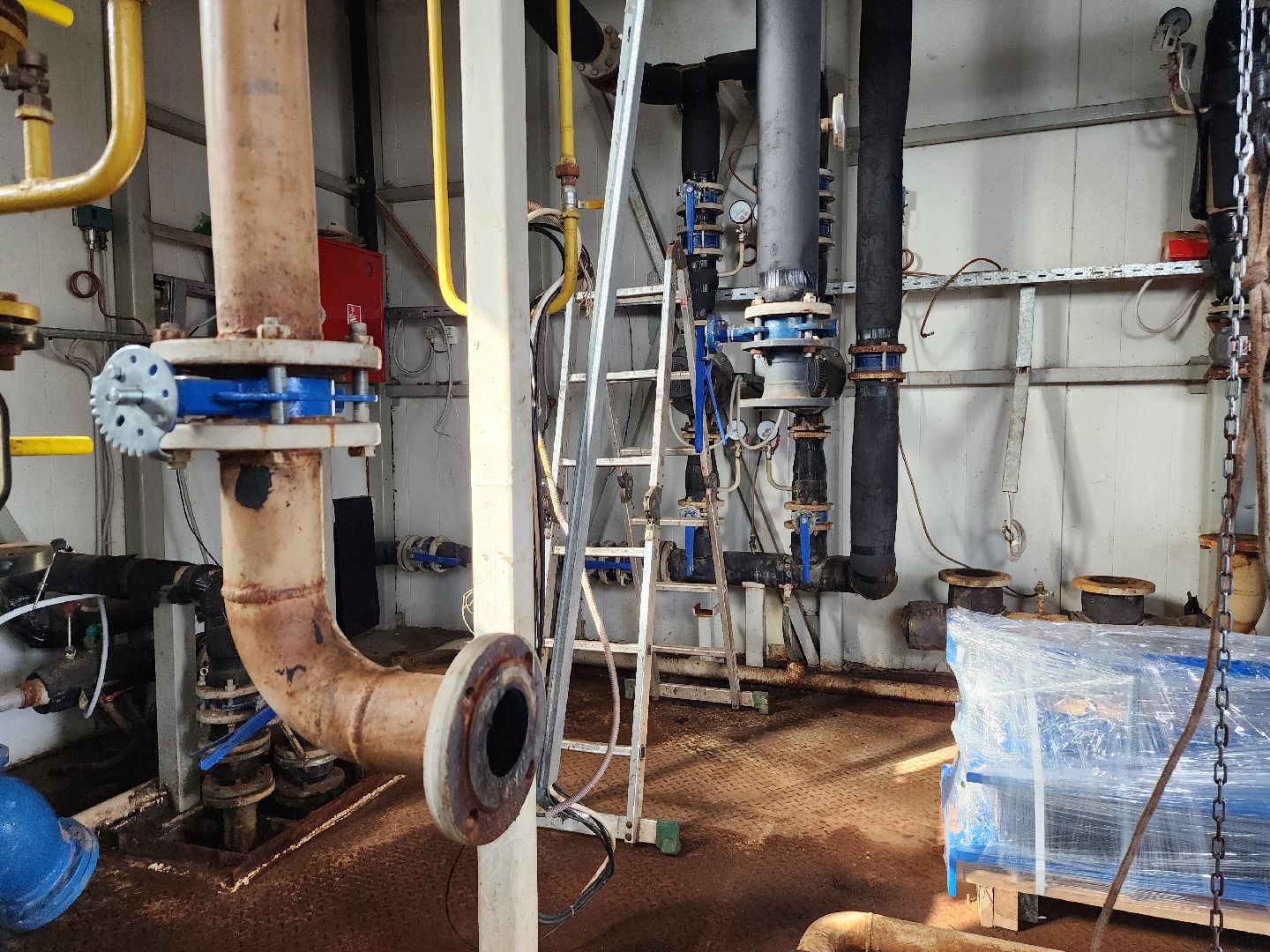 подъемный кран, котельная, серпухов, улица юбилейная, ивановские дворики, котельная на крыше,