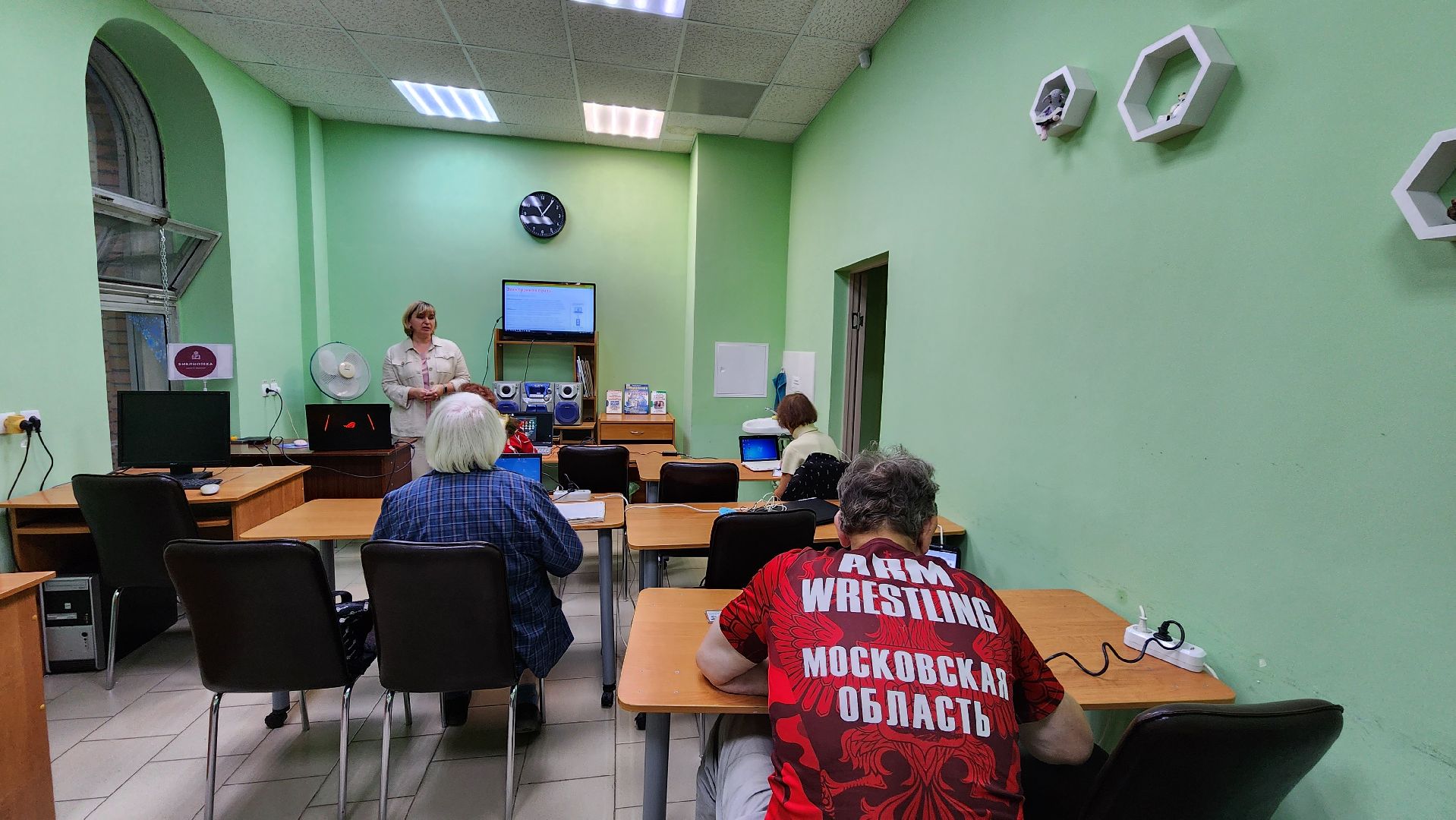 Активное долголетие, курсы компьютерной грамотности, пенсионеры, библиотека, образование, Протвино