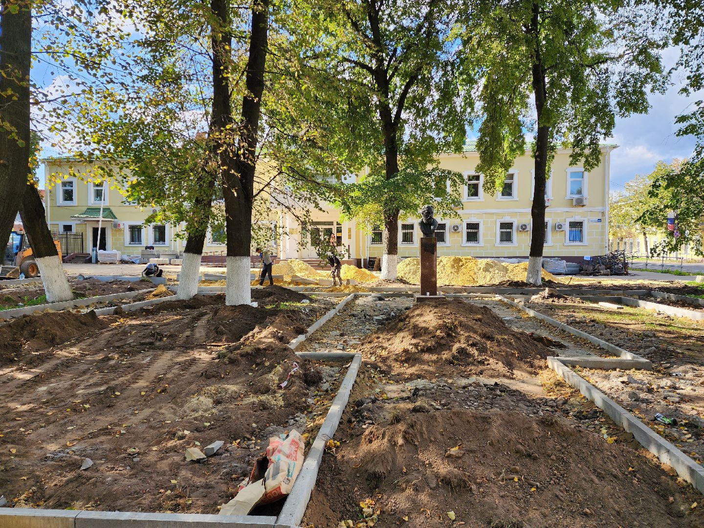 Бронницы, благоустройство, реконструкция сквера у администрации