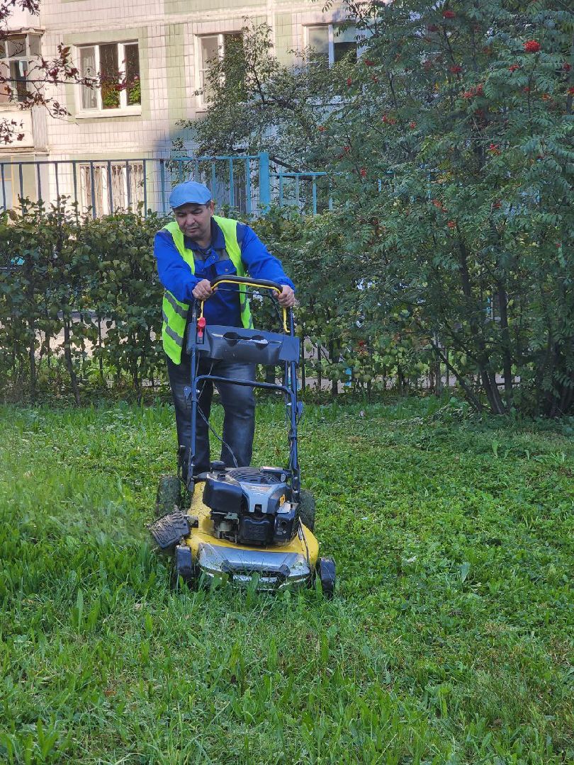 жкх, уборка дворов, покос травы, коммунальное хозяйство, дворыподмосковья,