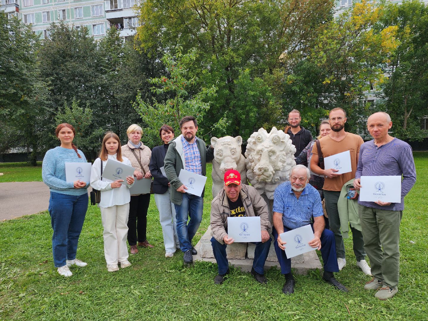 Серпухов, подмосковье, грустные львы, реставрация, сквер, волонтеры,