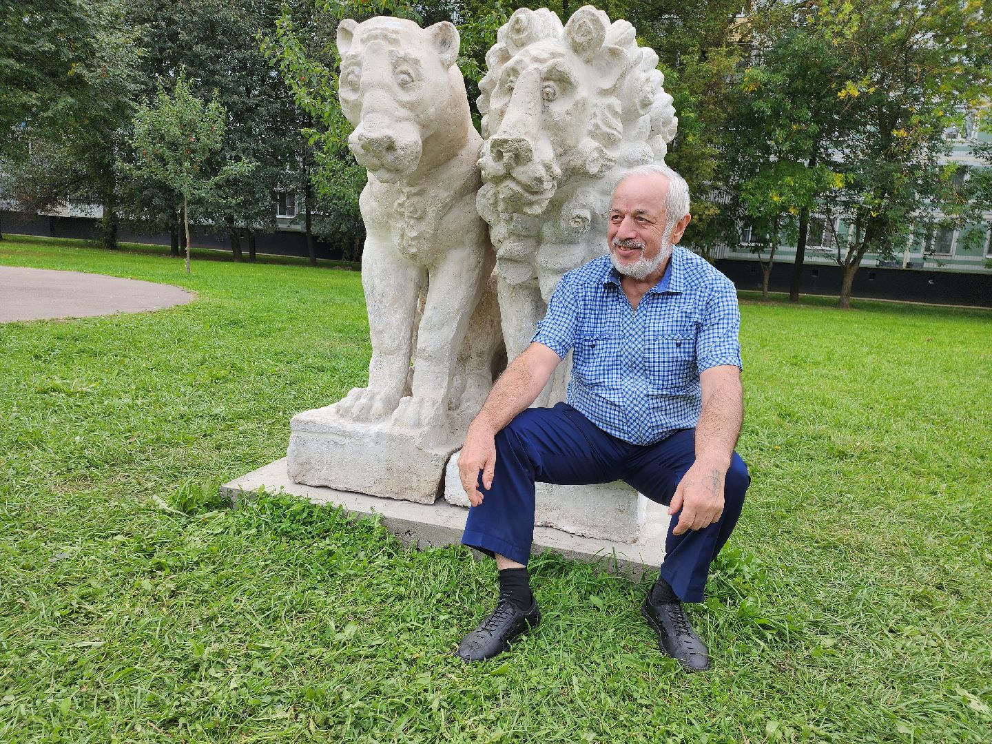 Серпухов, подмосковье, грустные львы, реставрация, сквер, волонтеры,