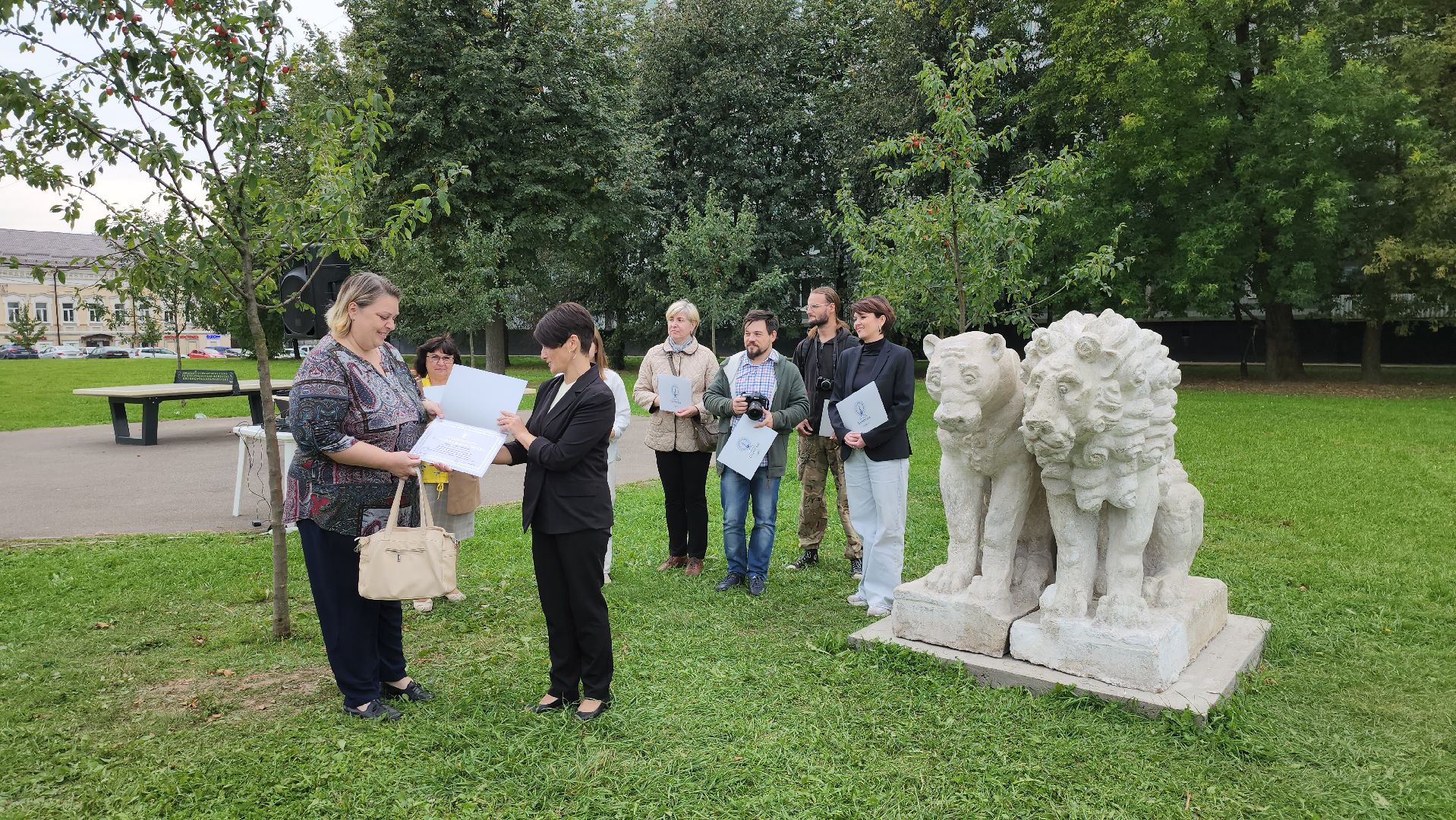 Серпухов, подмосковье, грустные львы, реставрация, сквер, волонтеры,