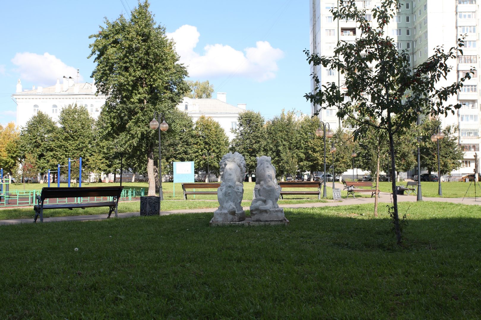 Серпухов, подмосковье, грустные львы, реставрация, сквер, волонтеры,