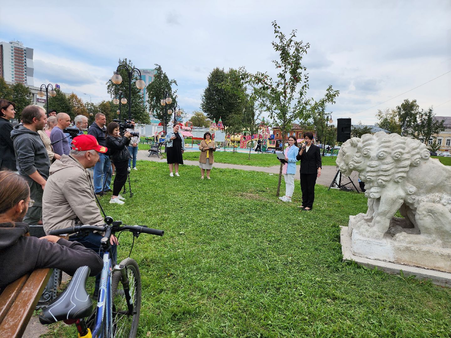 Серпухов, подмосковье, грустные львы, реставрация, сквер, волонтеры,