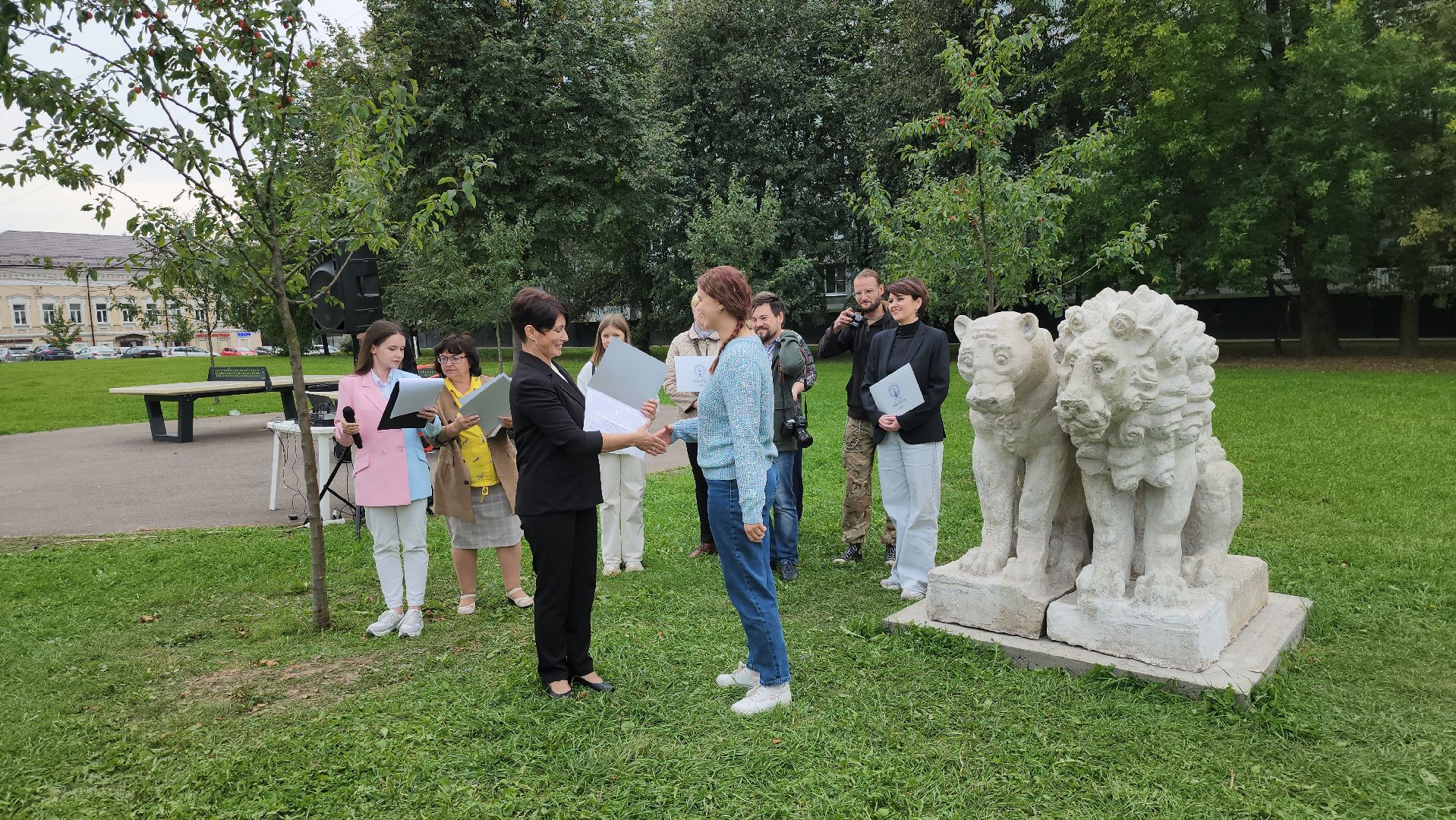 Серпухов, подмосковье, грустные львы, реставрация, сквер, волонтеры,