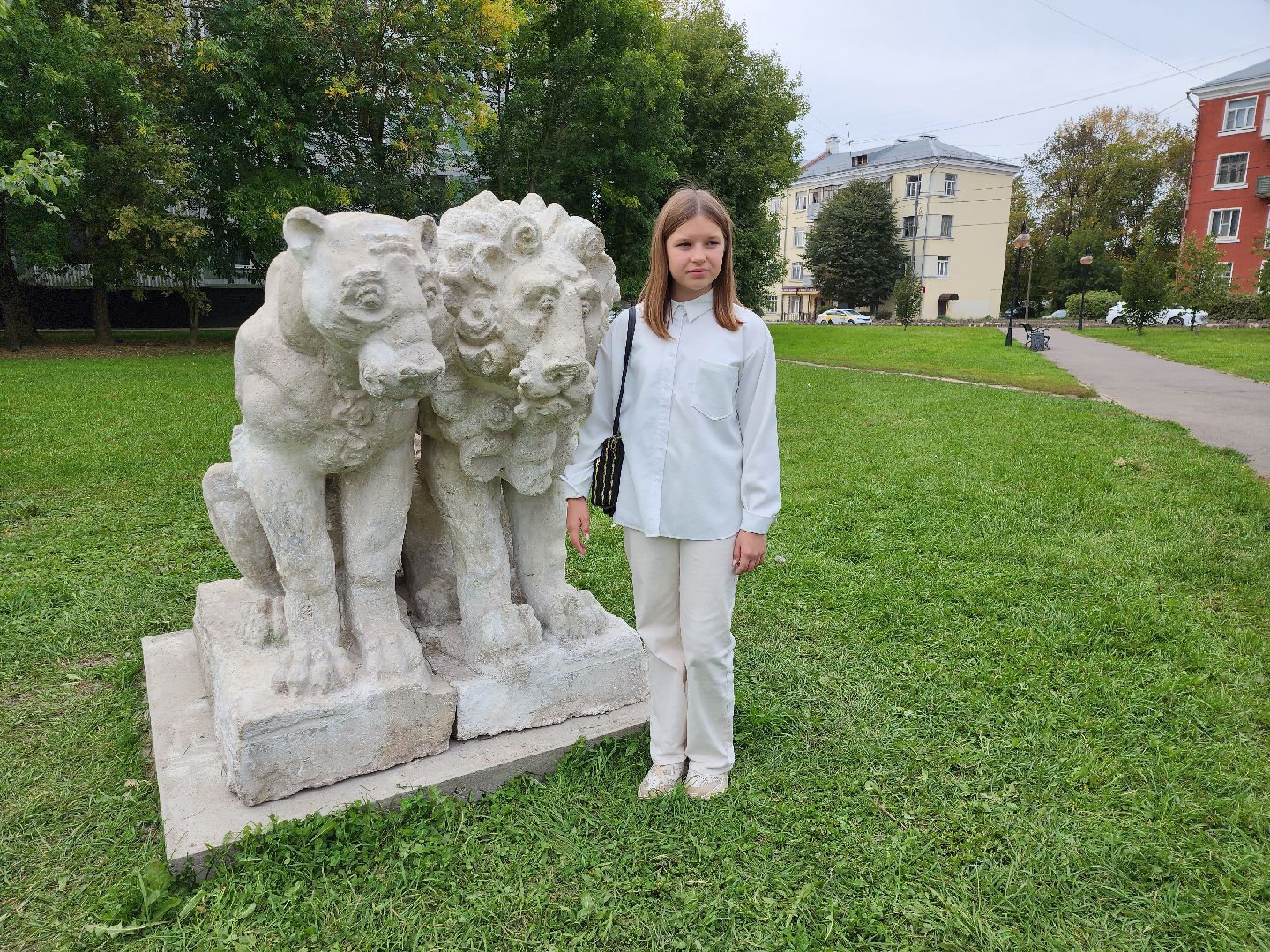 Серпухов, подмосковье, грустные львы, реставрация, сквер, волонтеры,