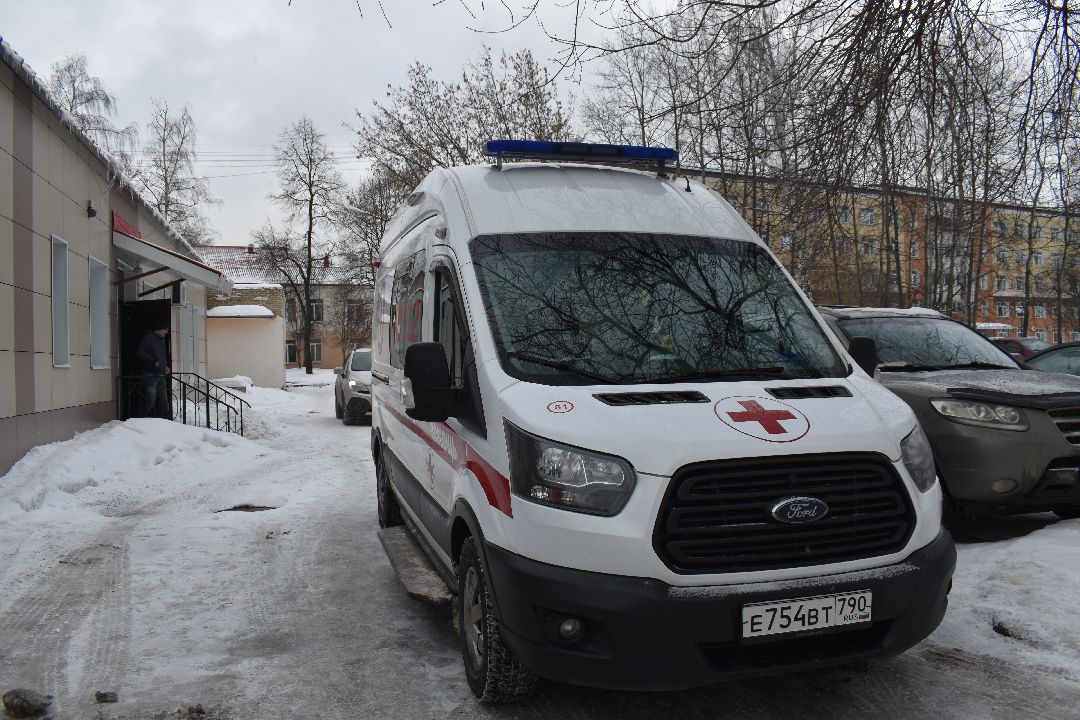 поздравление с 8 марта, Балашиха, депутат, Тарас Ефимов, скорая помощь, тюльпаны, весна, Железнодорожный, медсестра, фельдшер, врач Мособлдума