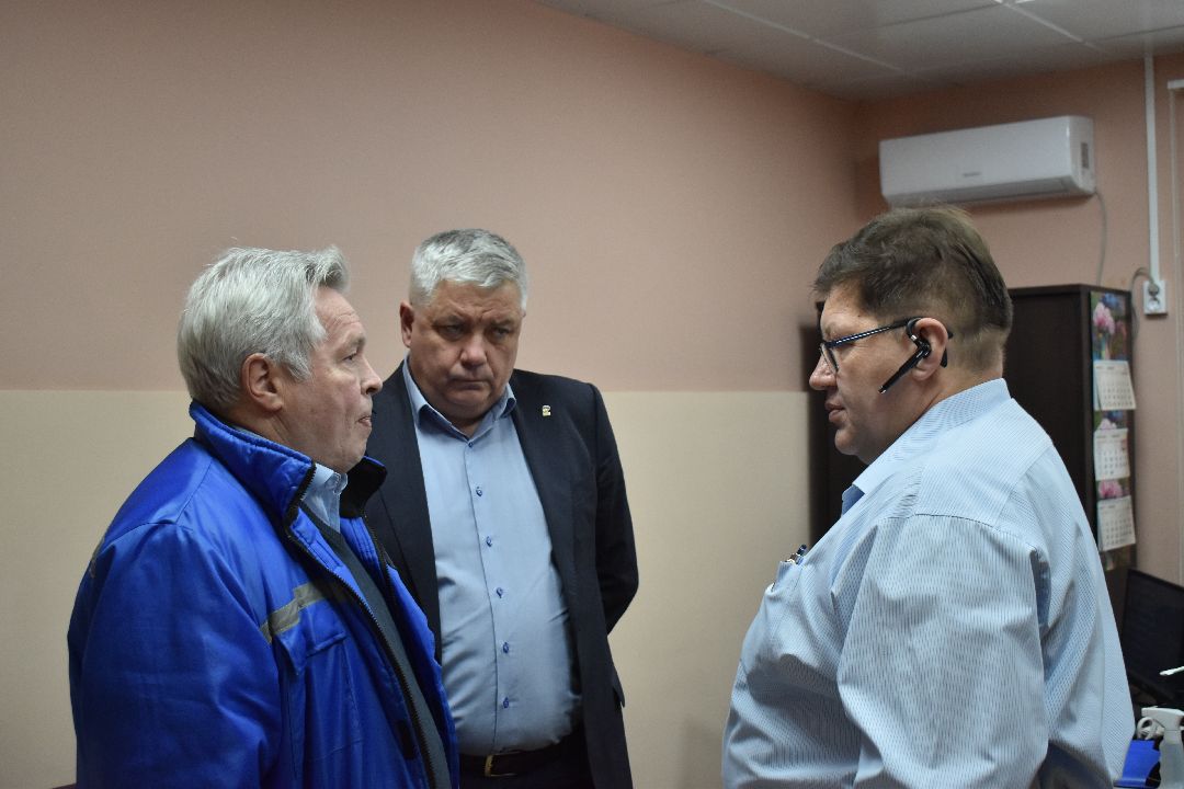 поздравление с 8 марта, Балашиха, депутат, Тарас Ефимов, скорая помощь, тюльпаны, весна, Железнодорожный, медсестра, фельдшер, врач Мособлдума