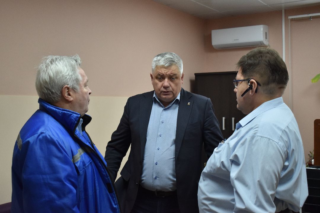 поздравление с 8 марта, Балашиха, депутат, Тарас Ефимов, скорая помощь, тюльпаны, весна, Железнодорожный, медсестра, фельдшер, врач Мособлдума