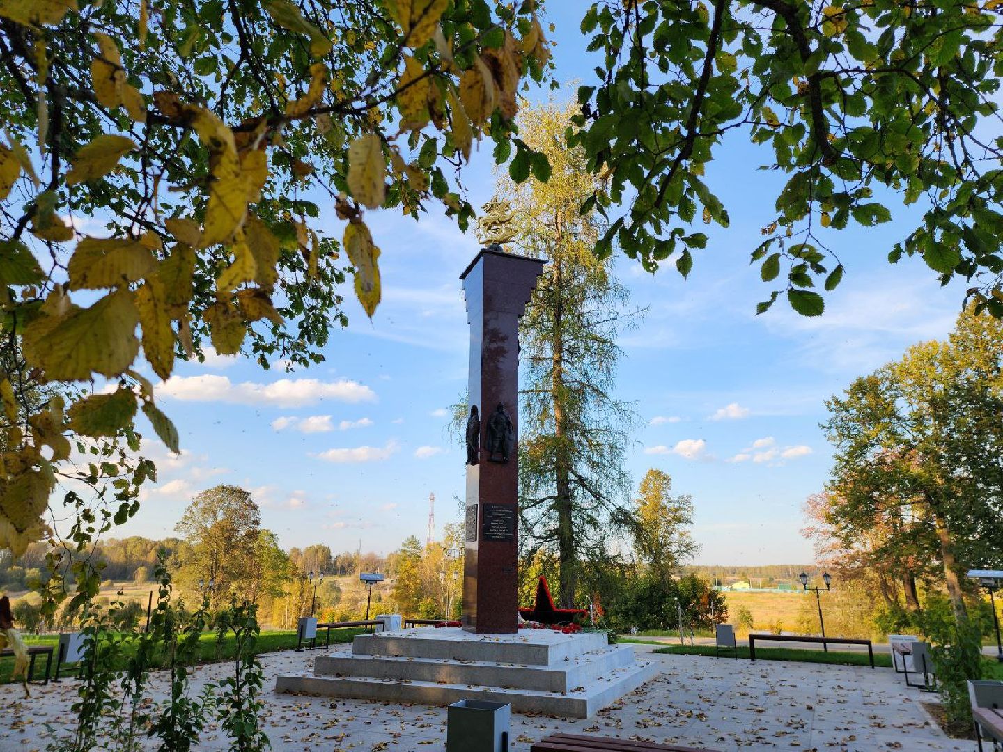 Можайск, Можайский городской округ, Населнный пункт воинской доблести, стелы, память, Великая Отечественная война, подвиг, солдаты,