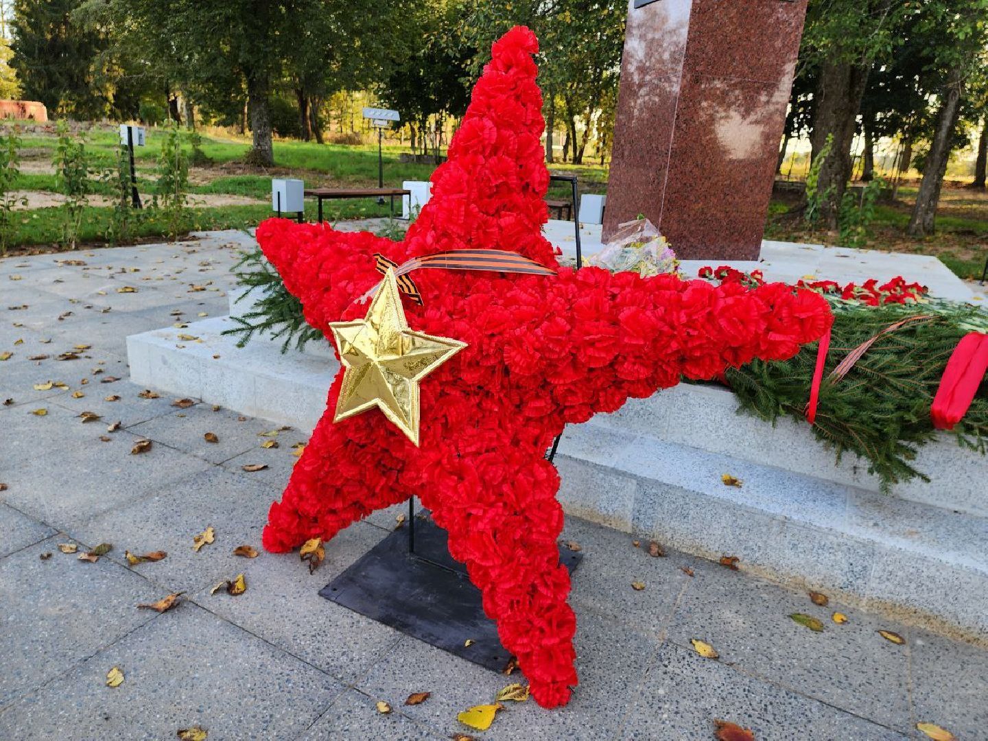 Можайск, Можайский городской округ, Населнный пункт воинской доблести, стелы, память, Великая Отечественная война, подвиг, солдаты,