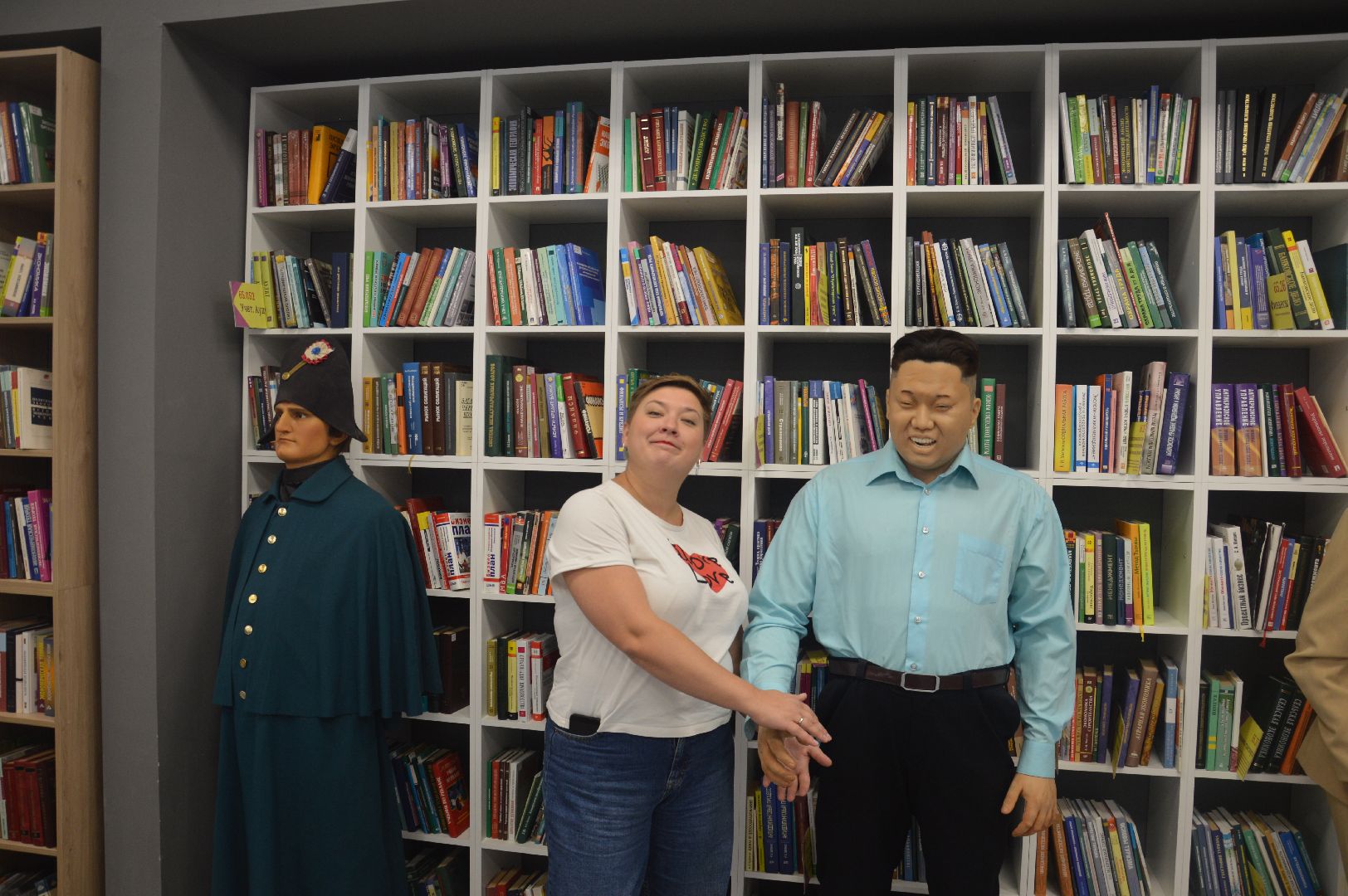 шатура, восковые фигуры, библиотека, выставка,