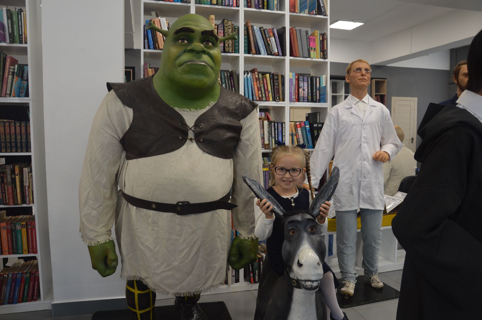 шатура, восковые фигуры, библиотека, выставка,