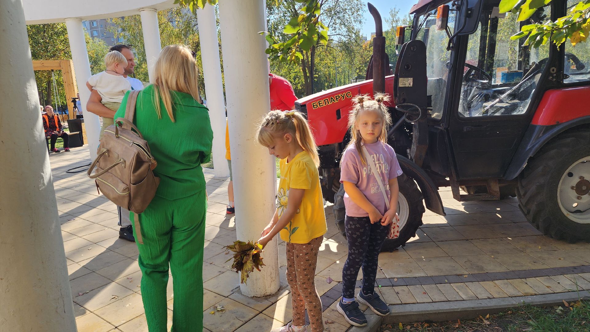 Подмосковье, городской округ пушкинский, ивантеевка, посади свое дерево, дети,
