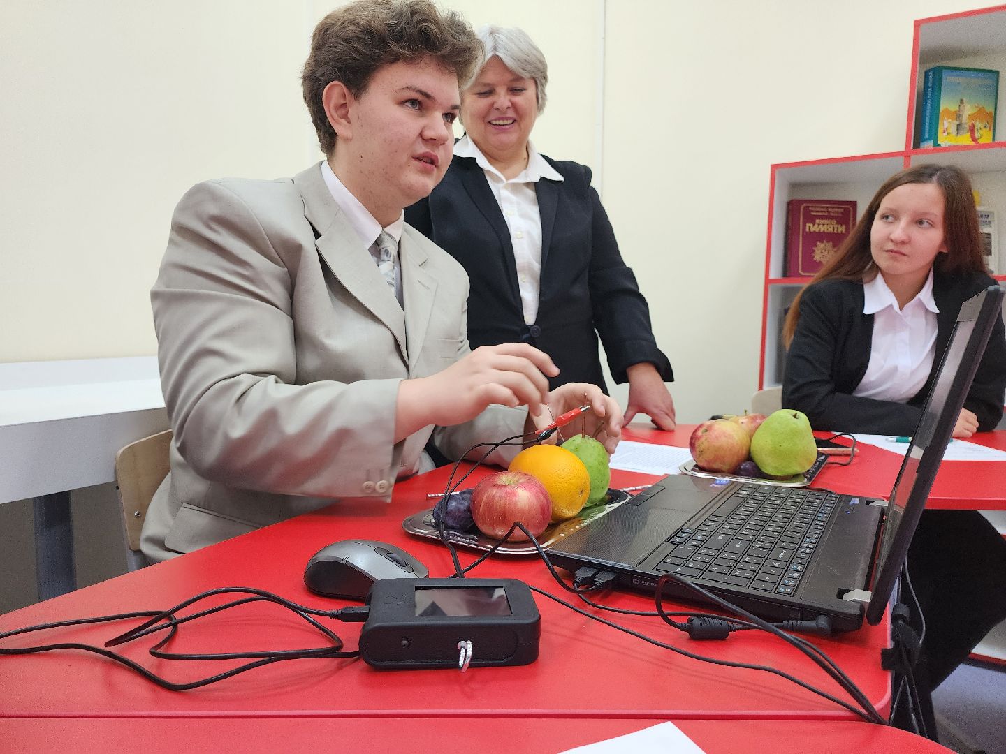 точка роста, серпухов, подмосковье, школа, образование, технологии,