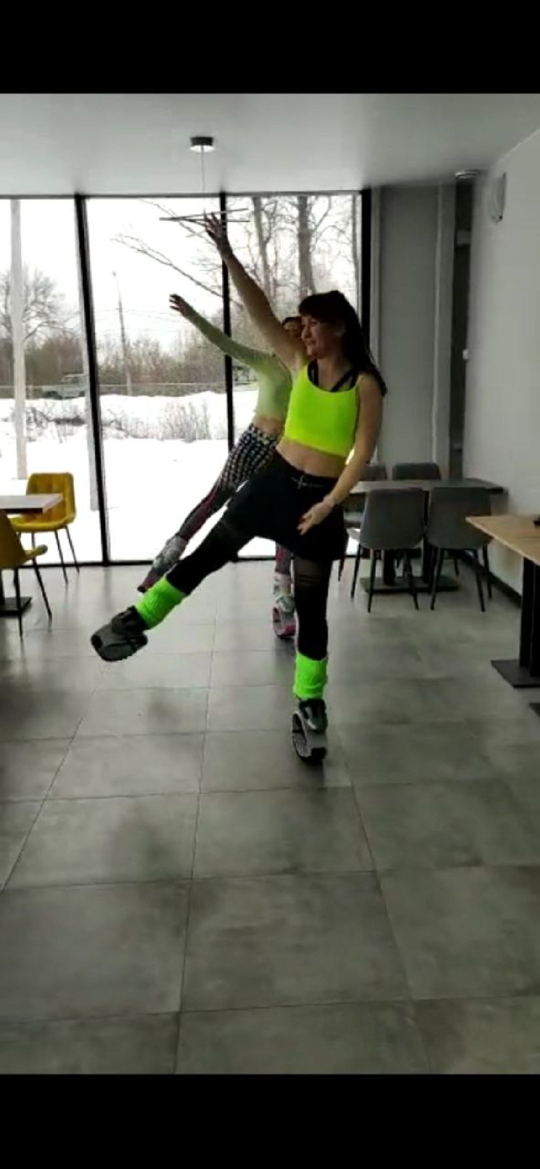 Кангу Джампс, фитнес, комплекс пляжных идов спорта.