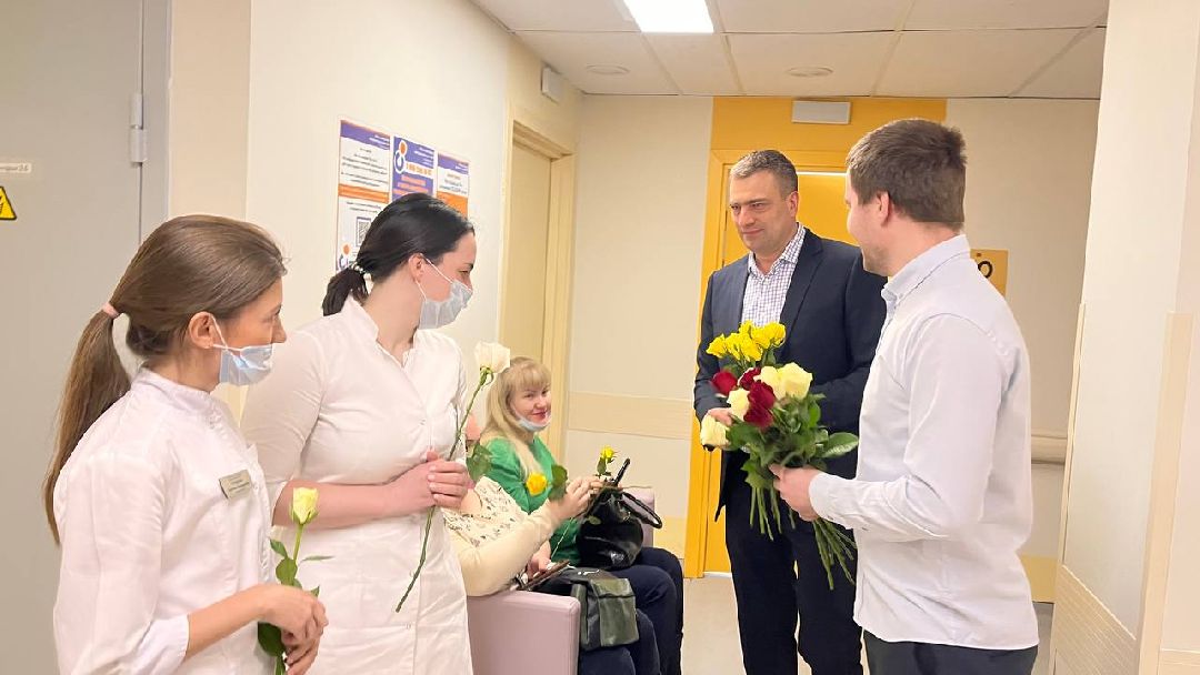 Врачи, перинатальный центр, медицина, подарки, 8марта, сюрприз, белый халат, медики, гинеколог, роды, рождаемость, патологтя, беременность