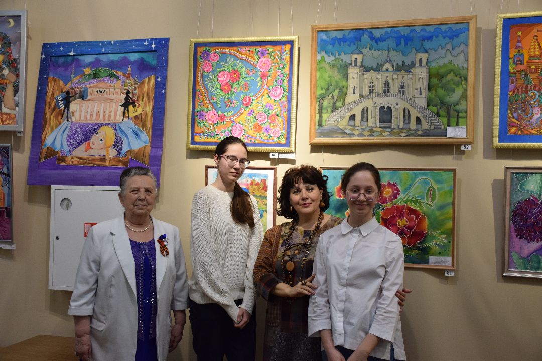 Павловский Посад, платки, дети, Роспись, ткани, Павловопосадская платочная мануфактура, Елена Жукова