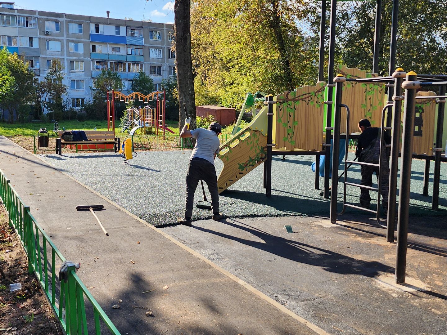 благоустройство дворов, улица космонавтов, серпухов, детская игровая площадка, дети,
