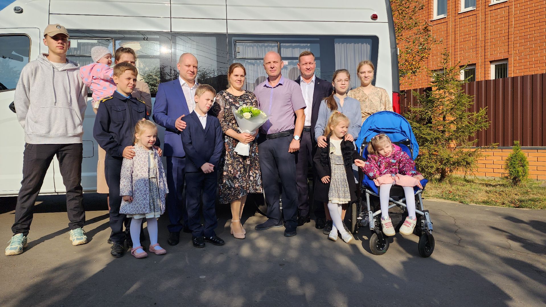 подмосковье, городской округ пушкинский, ивантеевка, Губернатор, многодетные семьи, подарок губернатора, Автомобиль,