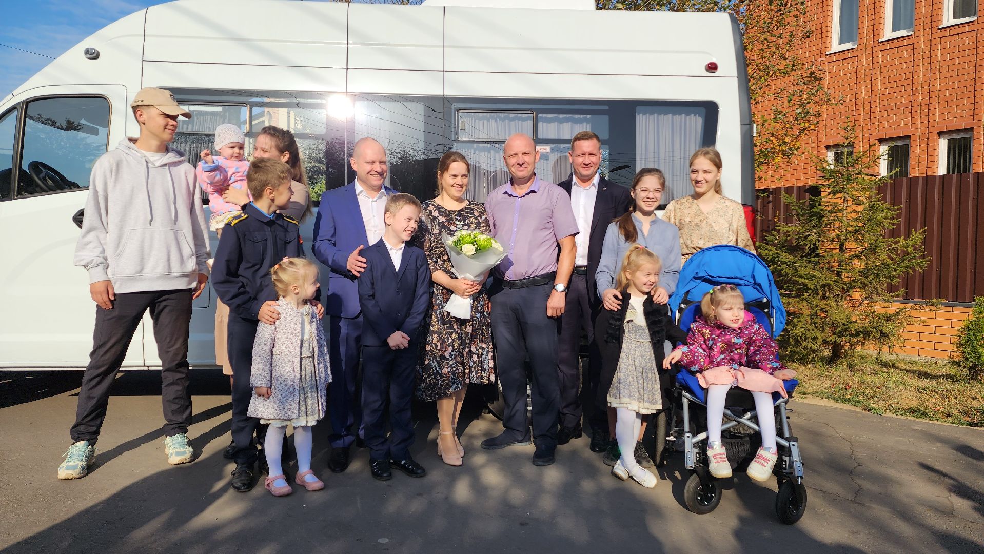 подмосковье, городской округ пушкинский, ивантеевка, Губернатор, многодетные семьи, подарок губернатора, Автомобиль,