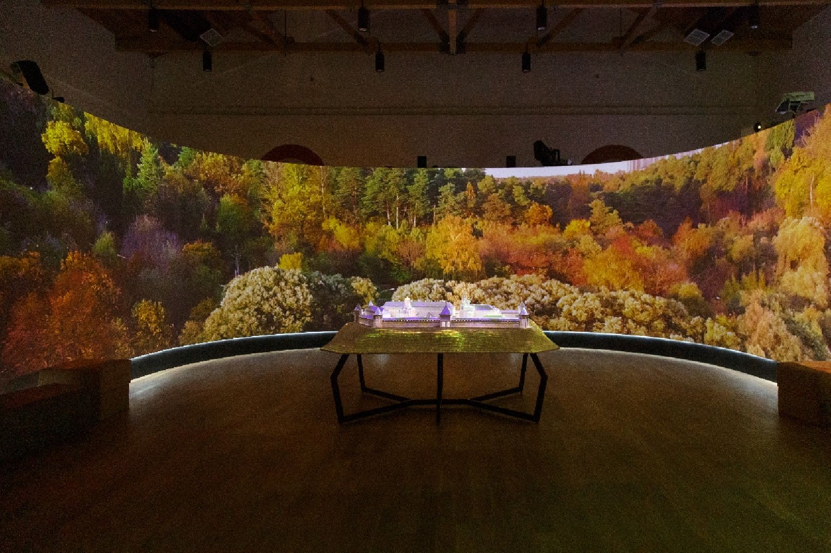 Звенигород, Туризм, Звенигородский манеж, Экскурсия, От Земли до неба,