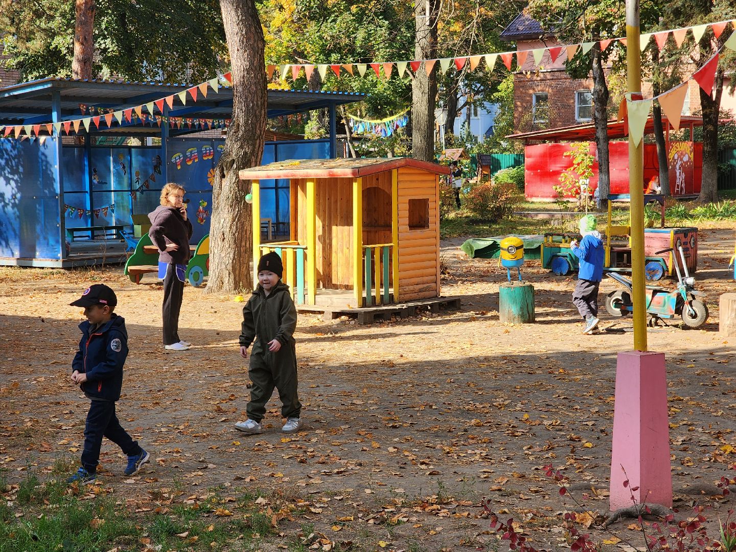 Заслуженный летчик-испытатель, детский сад 15, Щепетков, Мансветова, встреча, крокодилы,