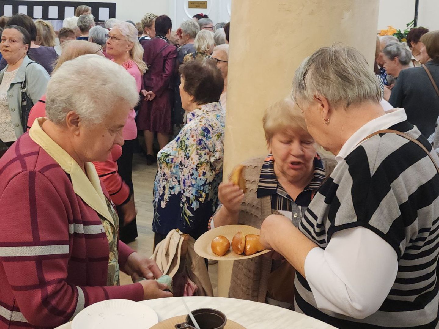 день пожилого человека, видное, старшее поколение, золотой возраст, праздник,