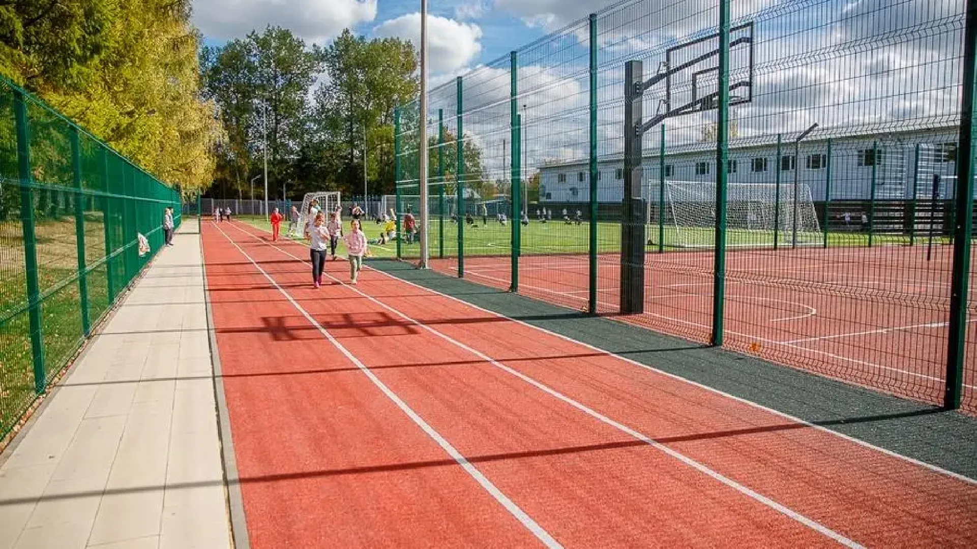 Звенигород, Благоустройство, Открытый стадион, Школа КвантУм,