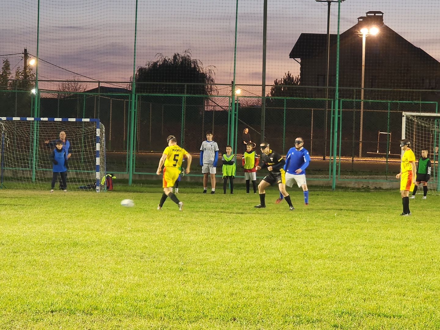 параспорт, инвалиды, слепые, футбол, серпухов, поселок большевик, спортшкола зубренок, ано прозрение, мастер-класс,