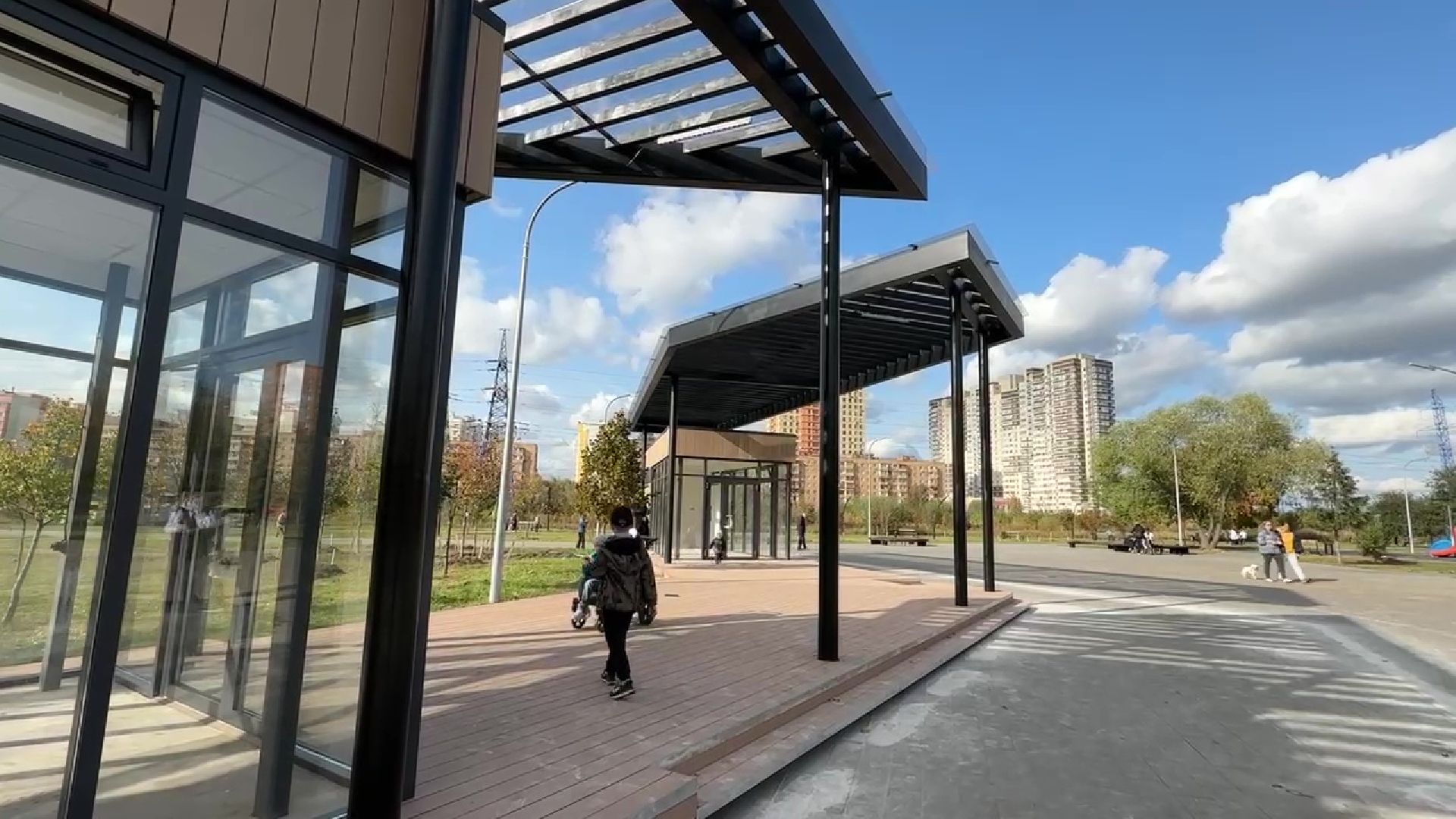 Реутов, парк, благоустройство, перголы, фонтан, деревья,