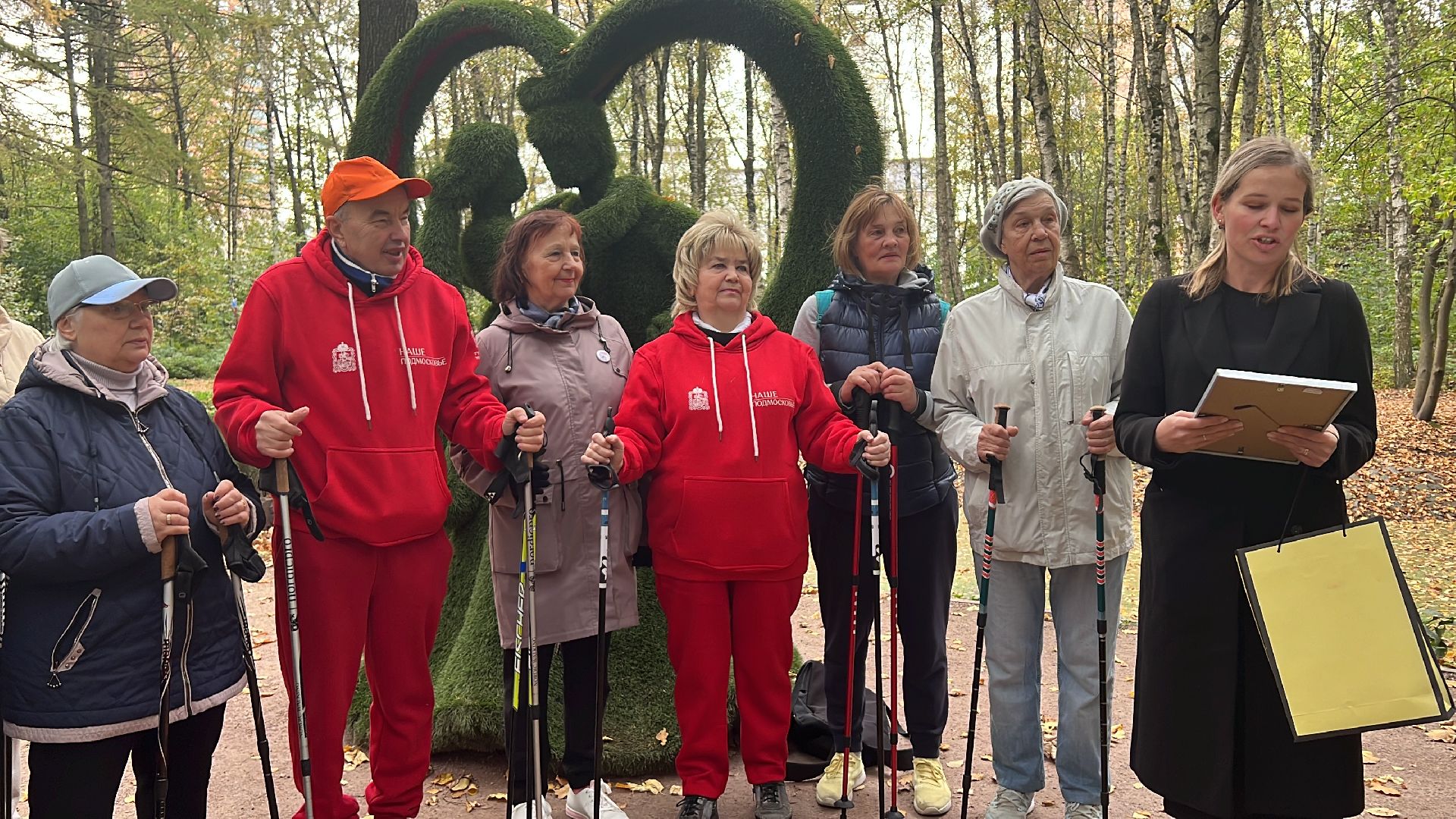 химки, активное долголетие, скандинавская ходьба, пожилые люди,