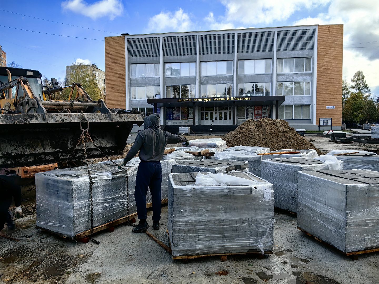 дом культуры, благоустройство, газон, тротуары,