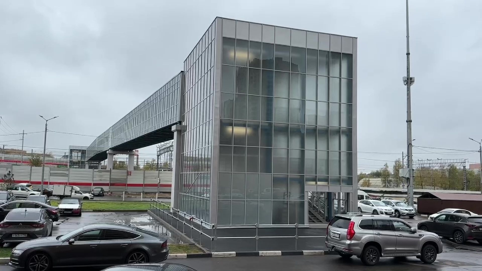 Реутов, переход, стекла, темнота, свет, пленка,