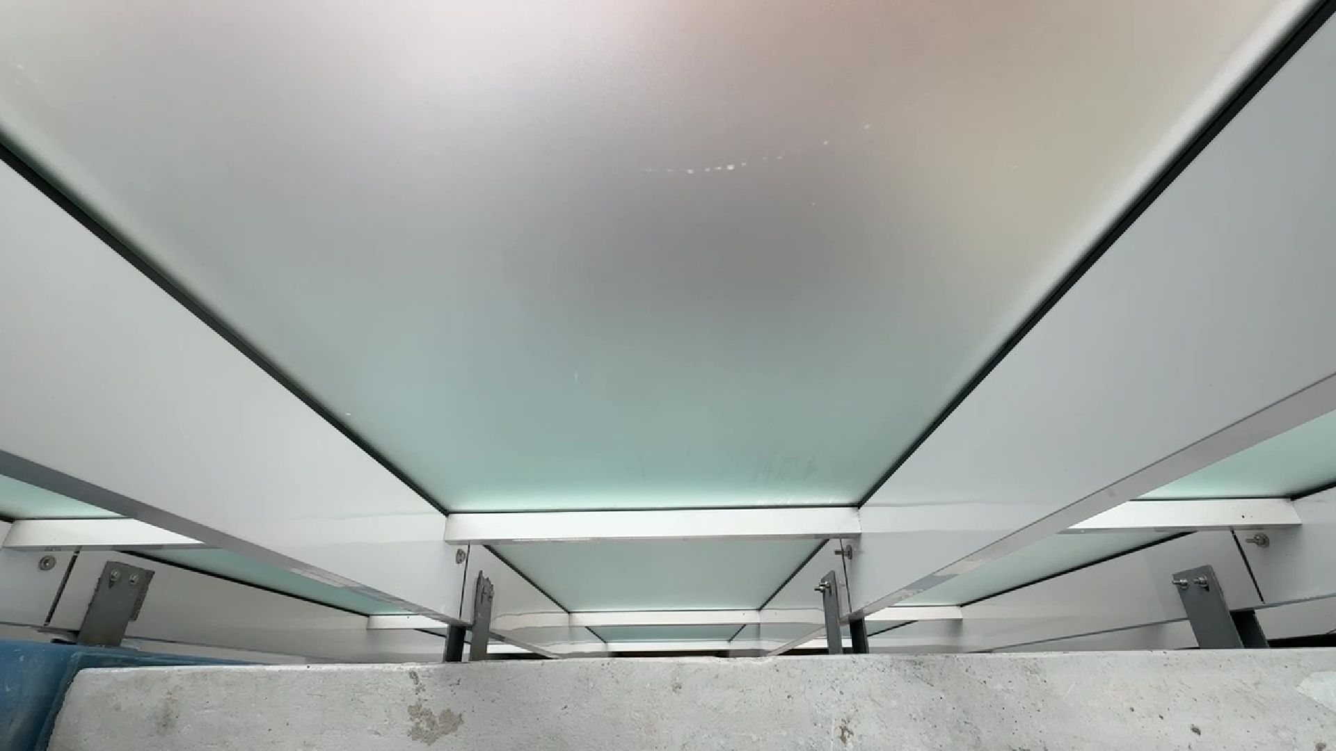 Реутов, переход, стекла, темнота, свет, пленка,