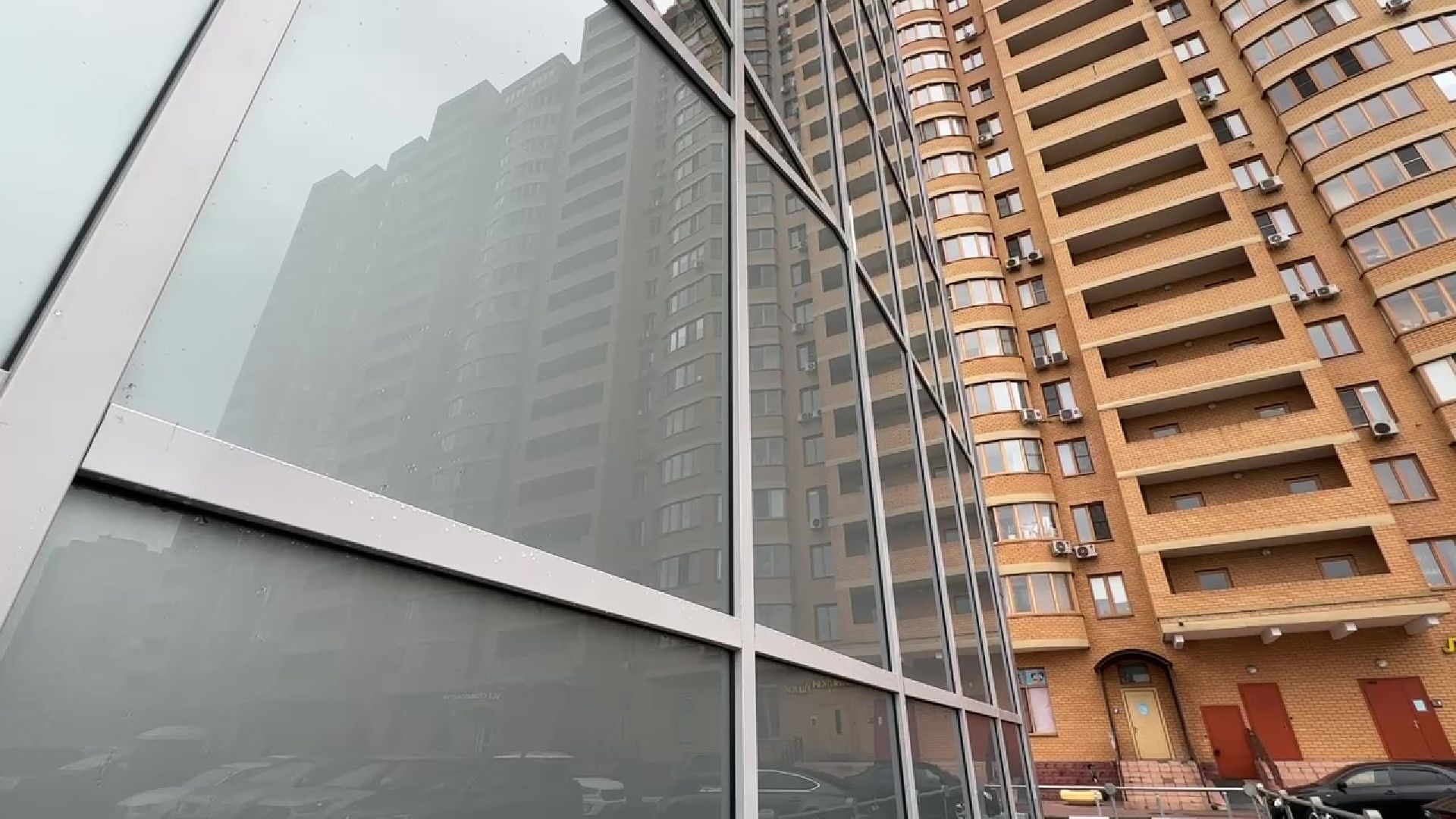 Реутов, переход, стекла, темнота, свет, пленка,